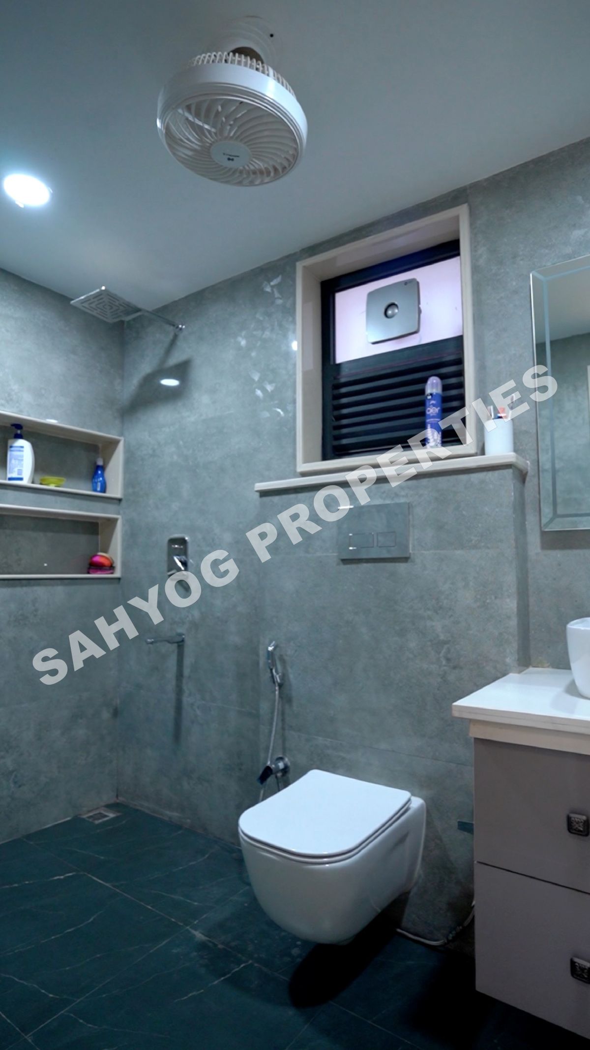 RESIDENTIAL PROJECT IN PITAMPURA thumbnail